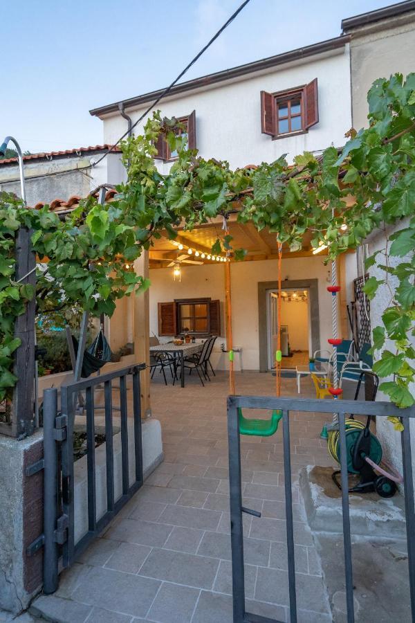 Holiday House Nova Stara Baška Esterno foto
